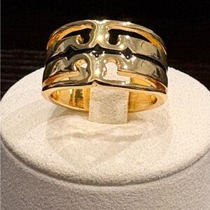 Elegant Tory Burch Gold Logo Band Ring